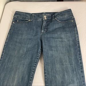EUC AK jeans size 6 short boot cut with double button. Anne Klein 27 short blue